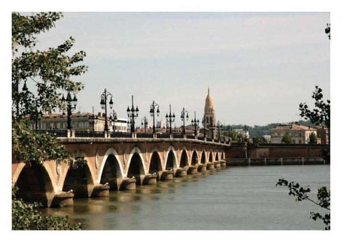 Carte postale Bordeaux matinée au Pont de Pierre