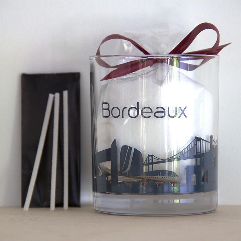 Photophore - Bougie en verre BORDEAUX Skyline avec perles végétales